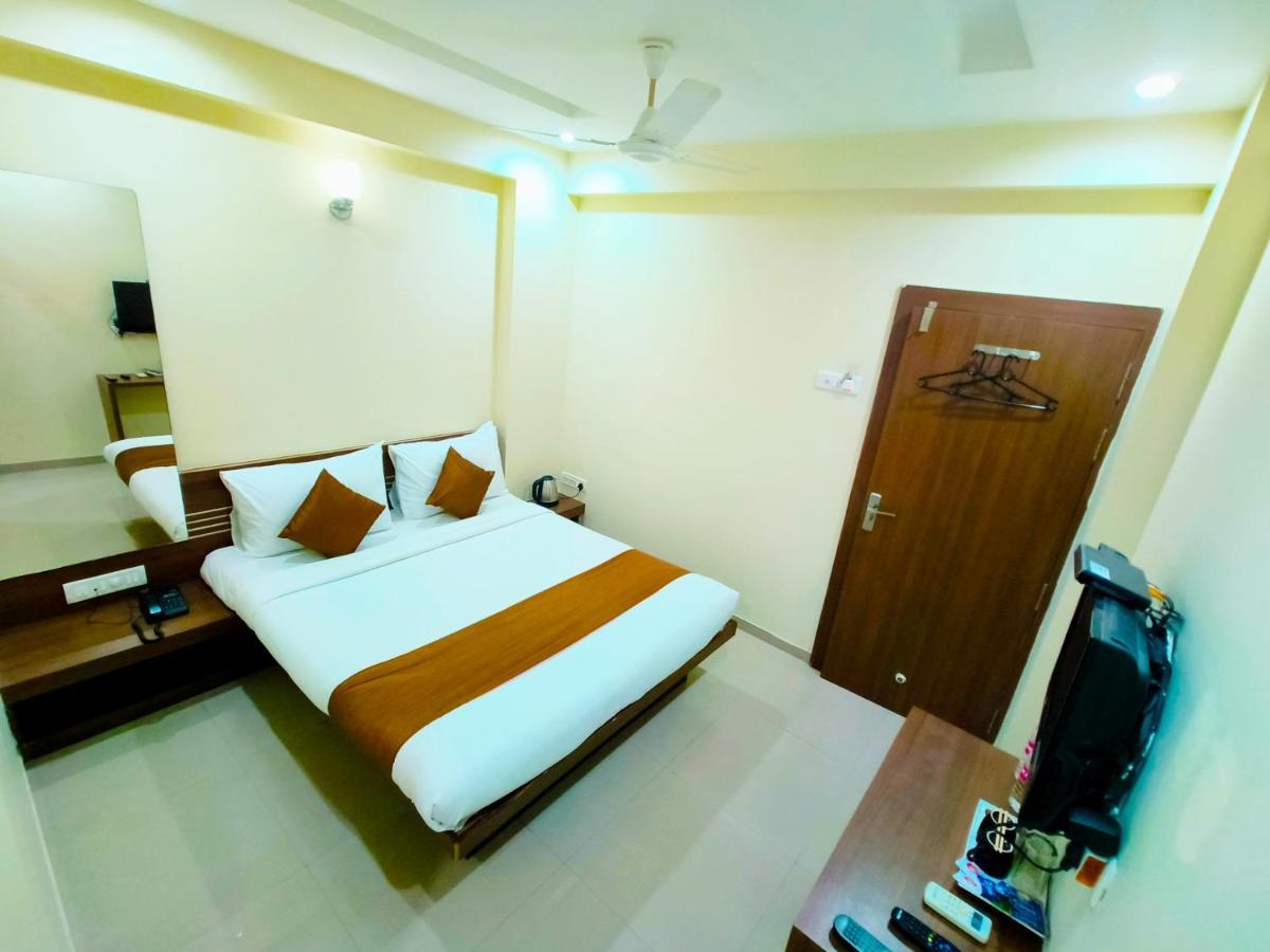 Sai Srushti By Neem Square Hotel Shirdi Ngoại thất bức ảnh