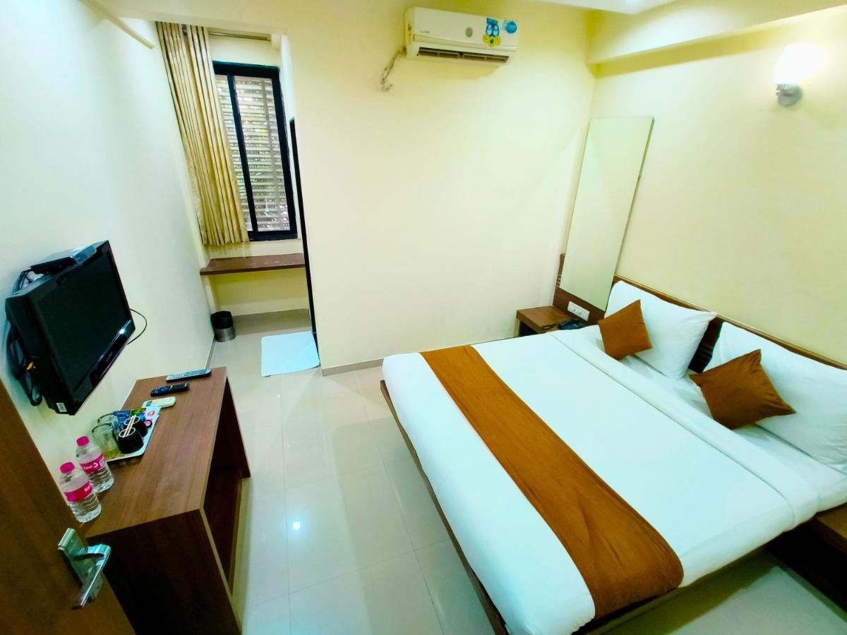 Sai Srushti By Neem Square Hotel Shirdi Ngoại thất bức ảnh