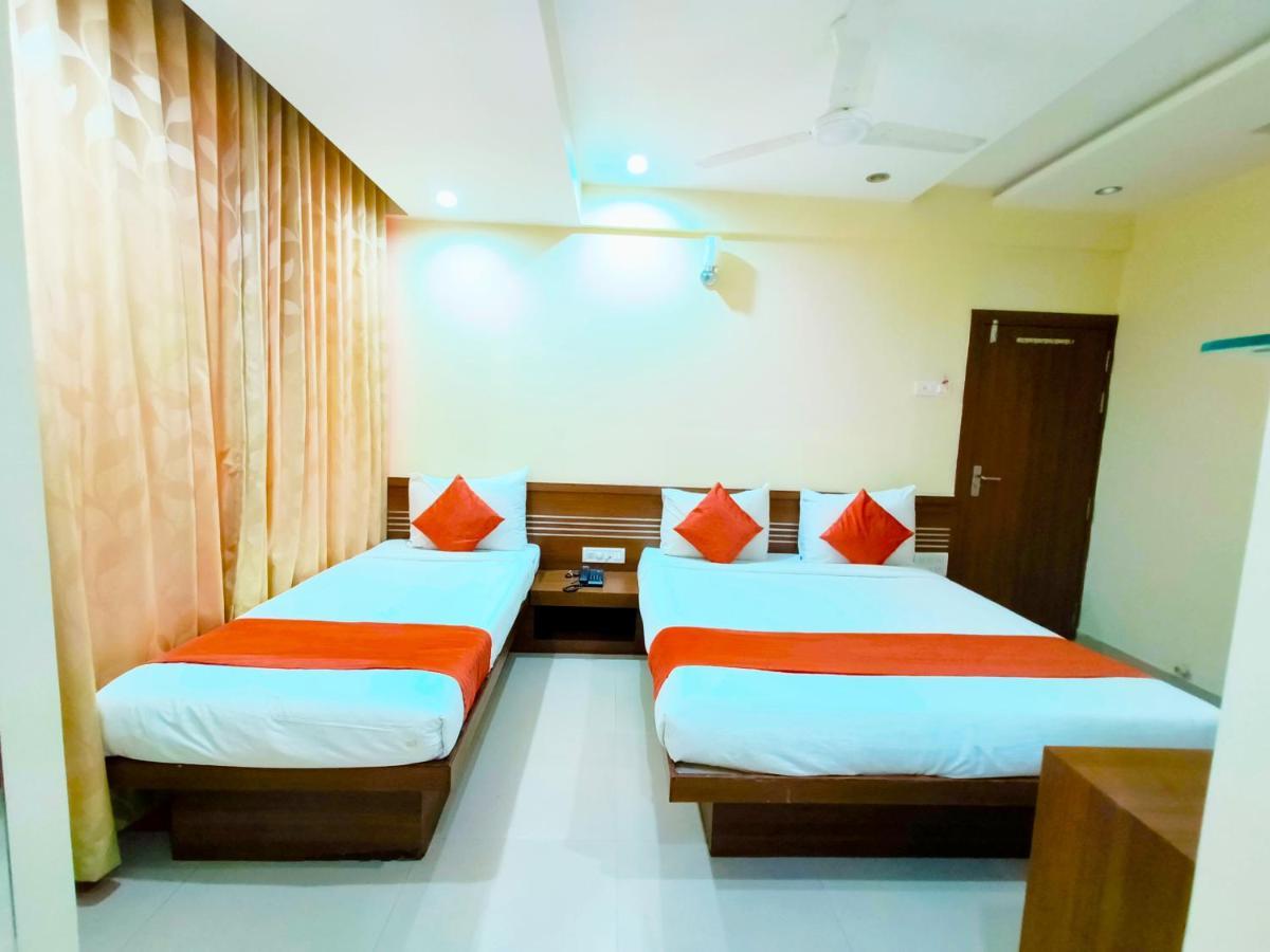 Sai Srushti By Neem Square Hotel Shirdi Ngoại thất bức ảnh
