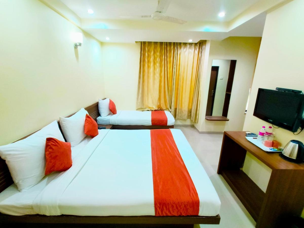 Sai Srushti By Neem Square Hotel Shirdi Ngoại thất bức ảnh