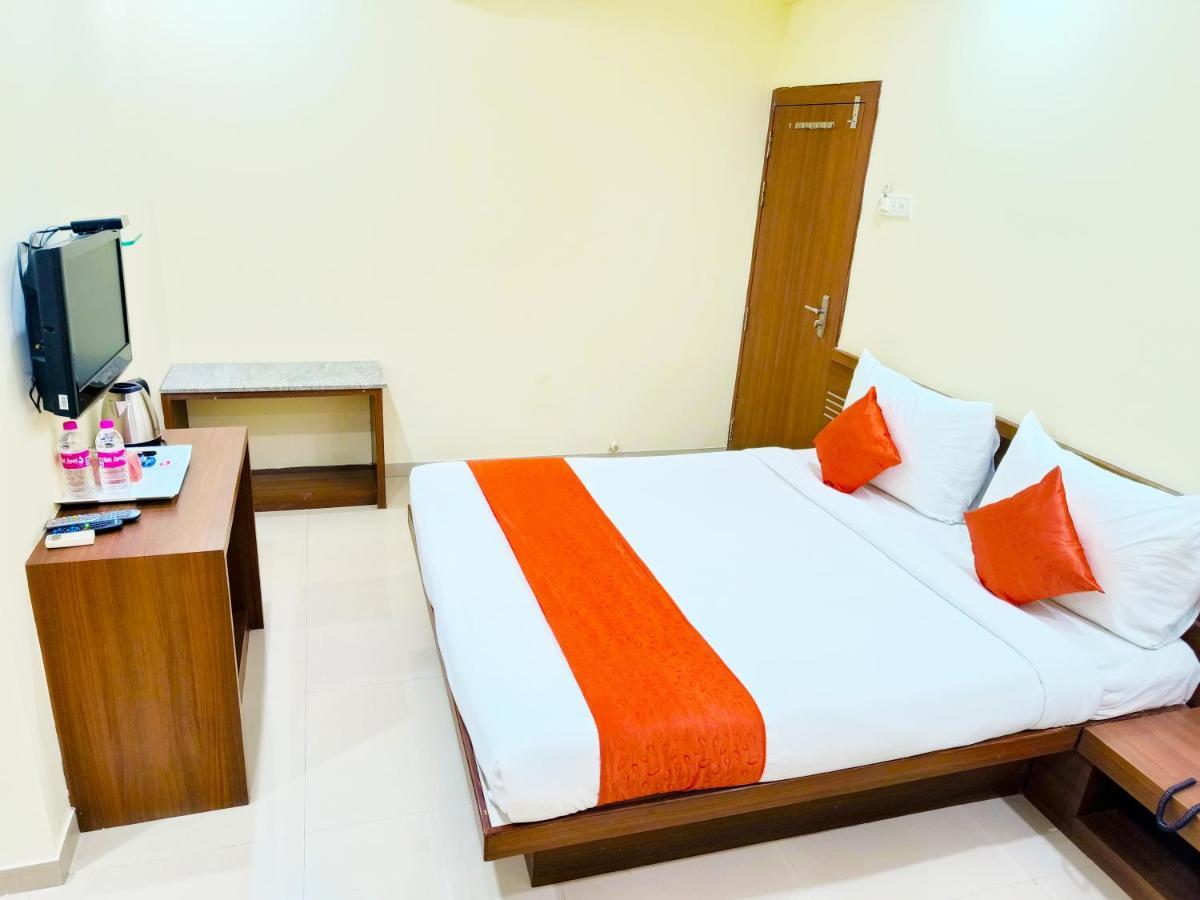 Sai Srushti By Neem Square Hotel Shirdi Ngoại thất bức ảnh