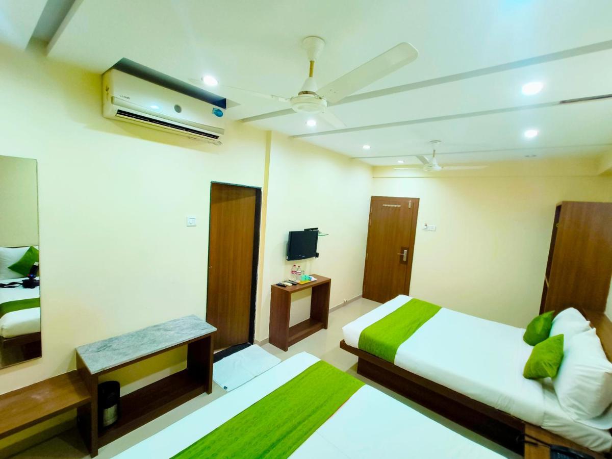 Sai Srushti By Neem Square Hotel Shirdi Ngoại thất bức ảnh