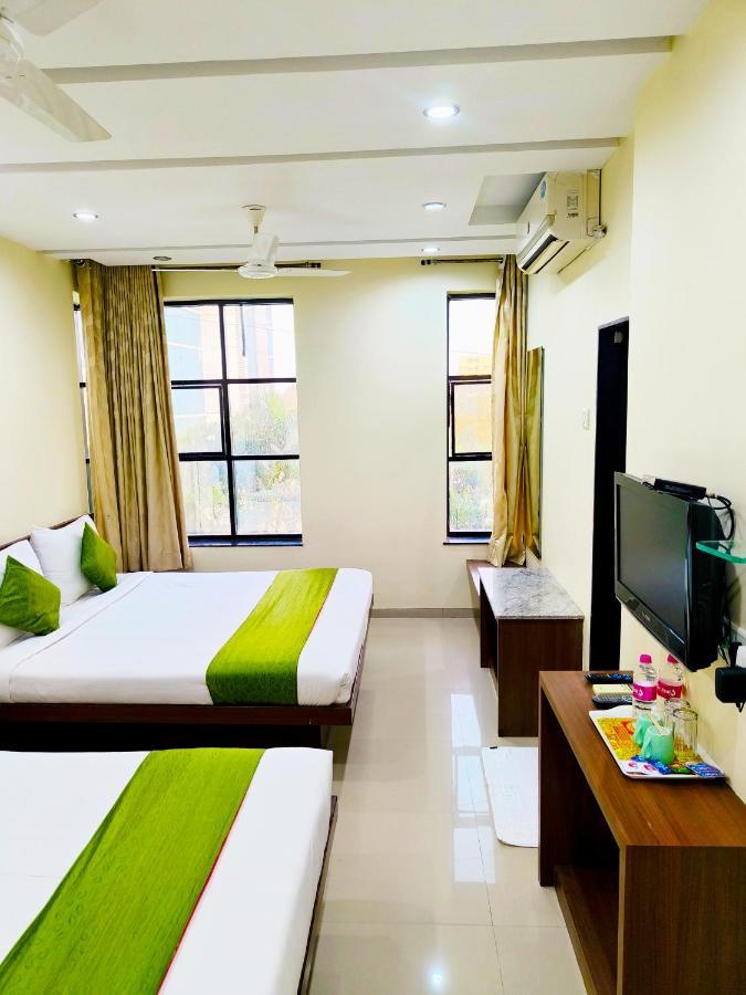 Sai Srushti By Neem Square Hotel Shirdi Ngoại thất bức ảnh